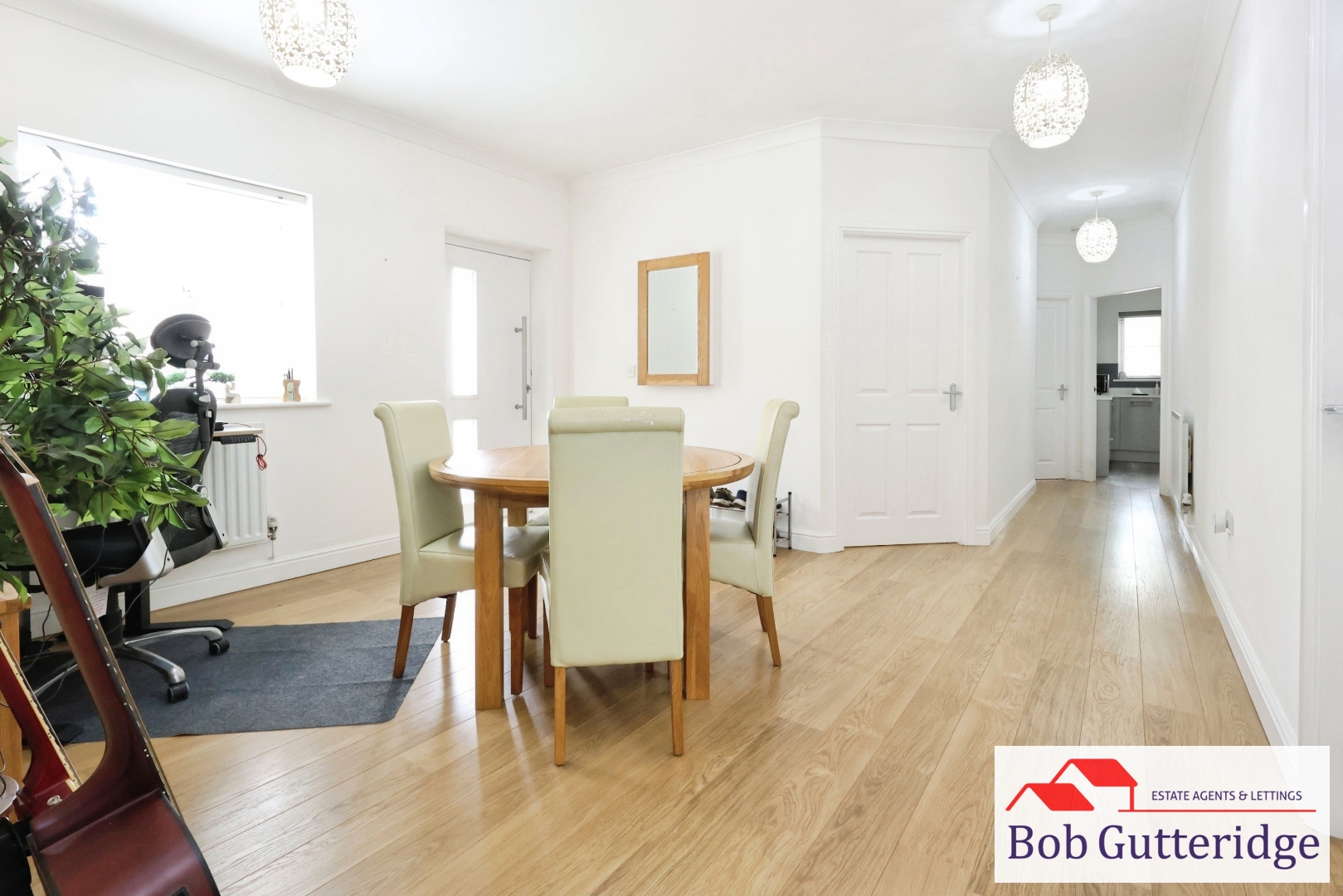 ENTRANCE HALL / DINING ROOM